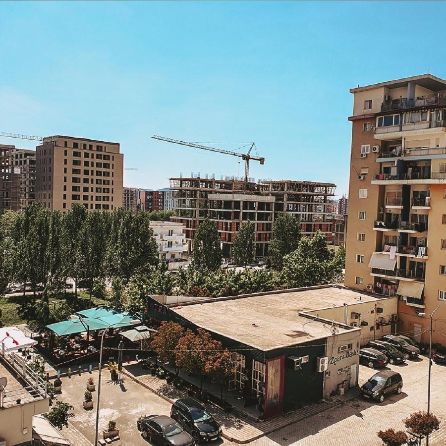 Cozy 1 Bedroom Apartment Near Parks, Cafes & Restaurants Tirana Buitenkant foto