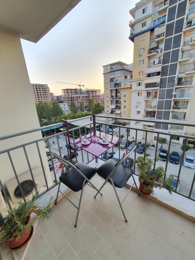 Cozy 1 Bedroom Apartment Near Parks, Cafes & Restaurants Tirana Buitenkant foto
