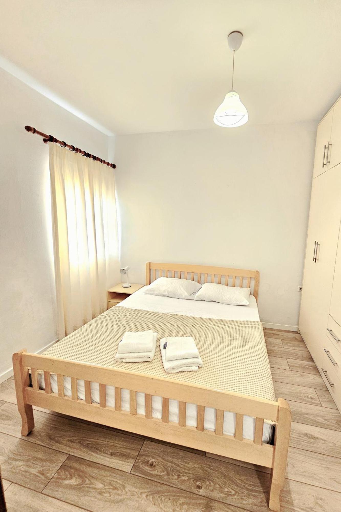 Cozy 1 Bedroom Apartment Near Parks, Cafes & Restaurants Tirana Buitenkant foto